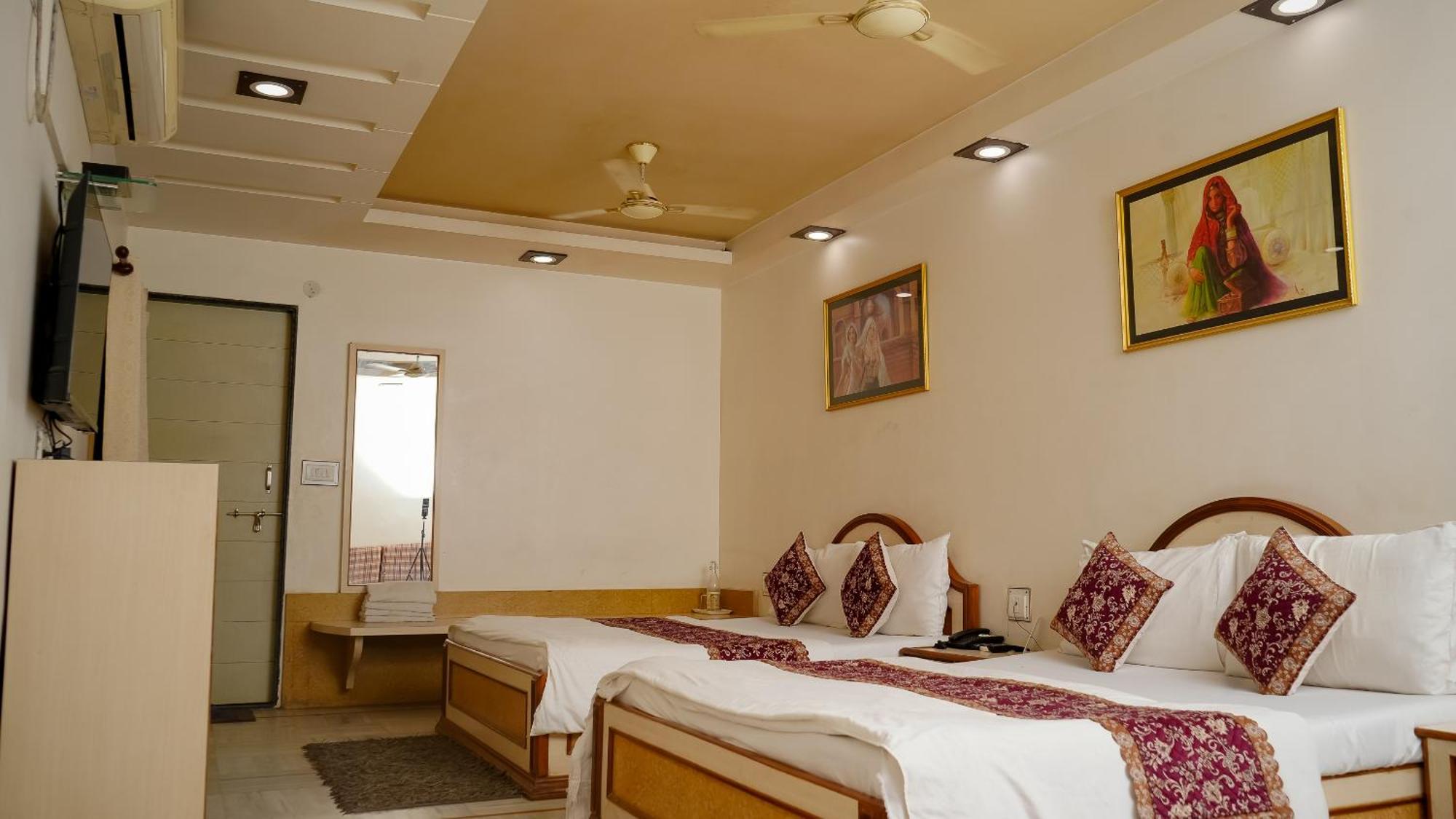 Hotel Ruby Jaipur Ngoại thất bức ảnh
